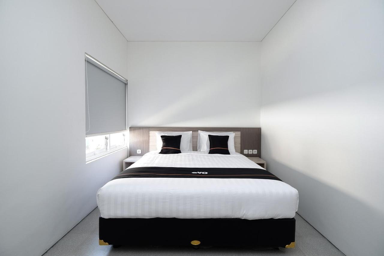 Hotel Oyo 2298 Jebres House Syariah Solo Exterior foto